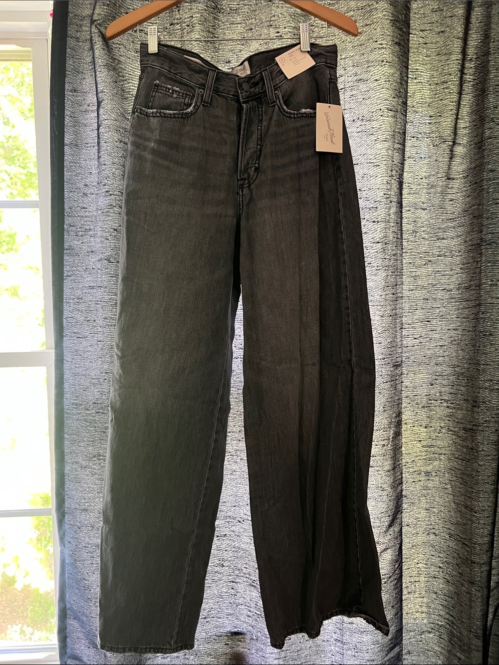 Universal Thread Two-Tone Black Straight-Leg Jeans